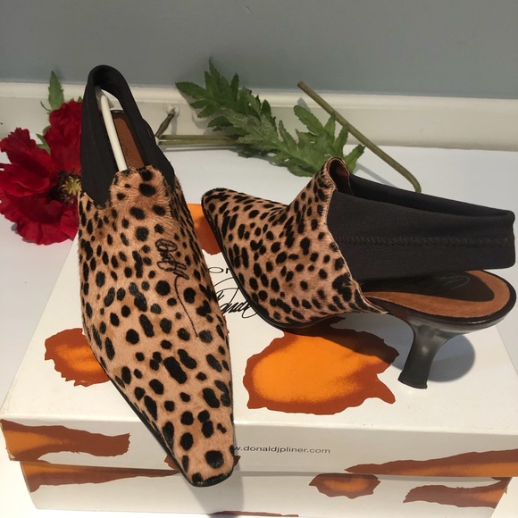 Donald J. Pliner Shoes - BNIB Donald Pliner Made in Italy Leopard Calf Slingback NWT. Size 6